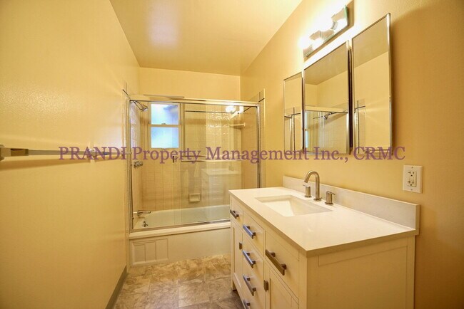 Building Photo - Terra Linda Home, 3-bedroom, 2-bath, singl...