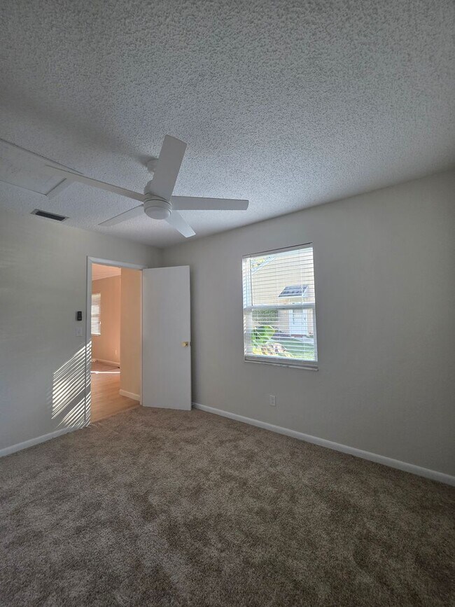 Building Photo - 2 Bedroom 1 Bath In Ormond Beach