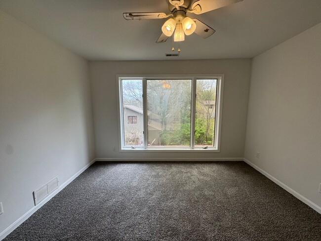 Building Photo - 201- 203 Briarcrest Ct