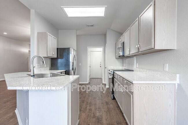 Building Photo - 21519 Rio Comal