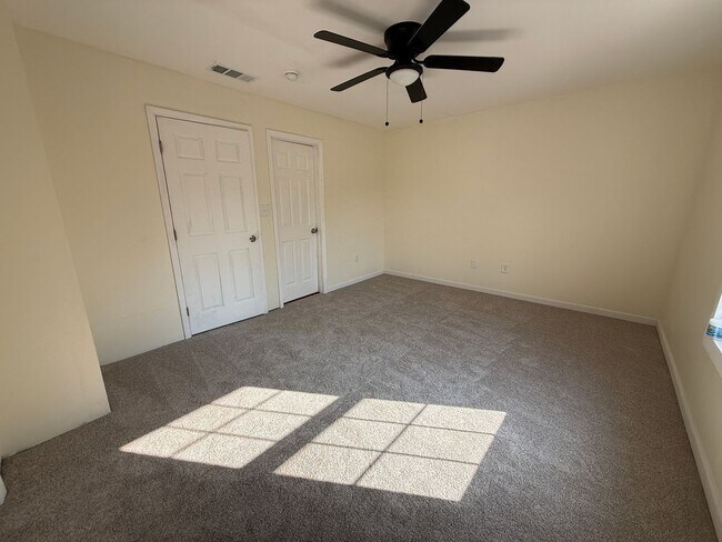 Building Photo - Convenient West Athens 2BD/2.5BA Townhome Minutes from UGA