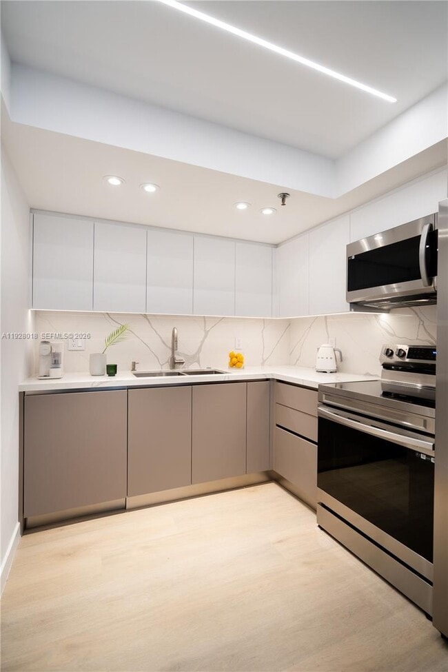 Building Photo - 20505 E Country Club Dr