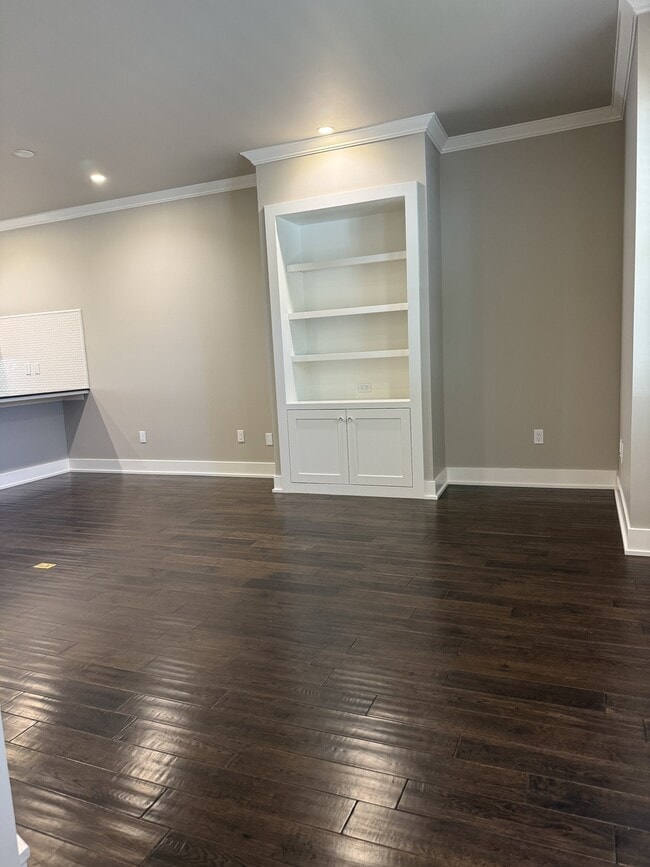 Building Photo - 515 G St