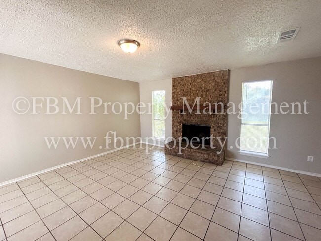 Building Photo - 1401 Old Bardwell Rd