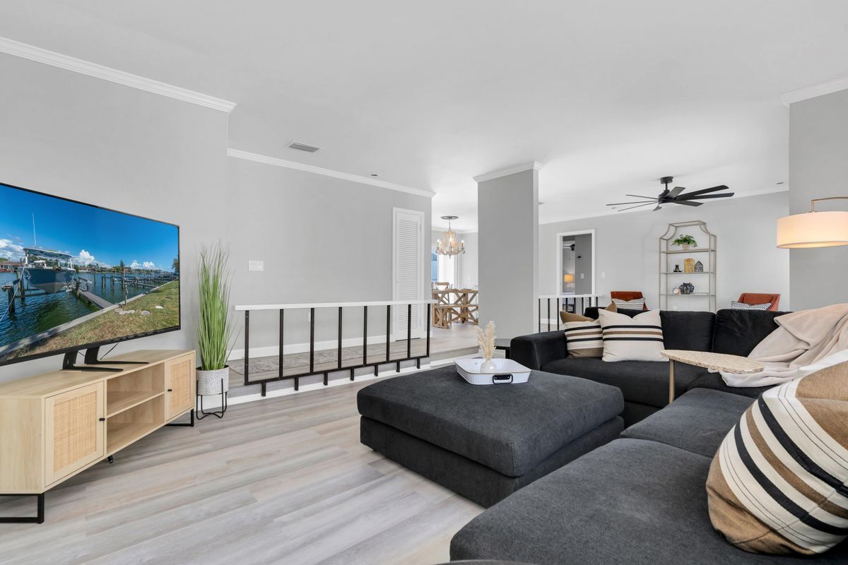 Building Photo - 311 Island Way