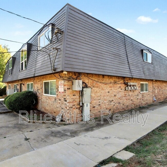 Building Photo - 225 Bryan St