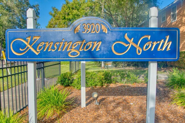 Building Photo - Spacious townhome in Kensington North