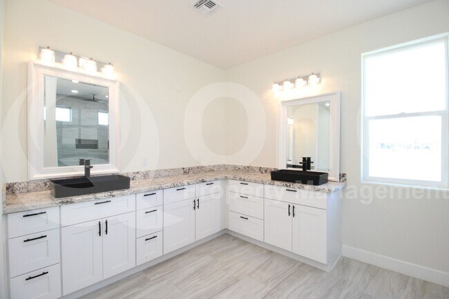 Building Photo - 22536 W Huntington Dr