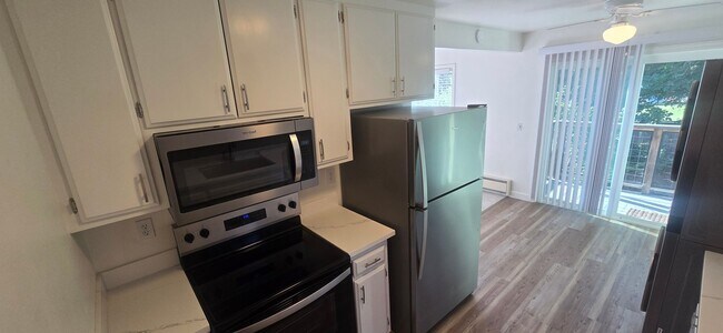 Building Photo - 7321 Bodega Ave