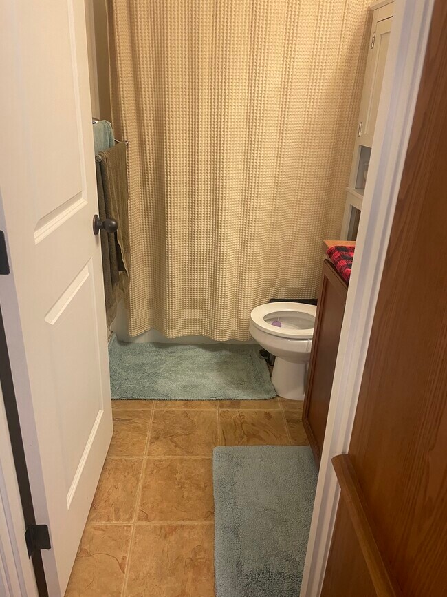 Building Photo - 6742 Flute St SE