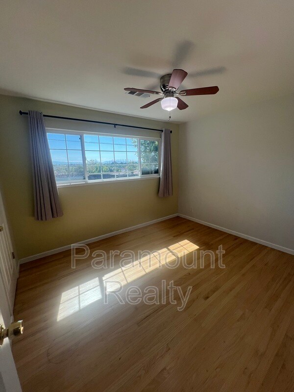 Building Photo - 30407 Treeview St