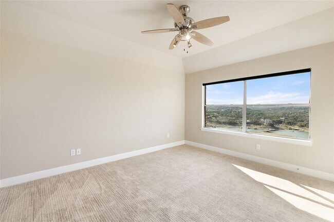 Building Photo - 2702 Lakehurst Rd