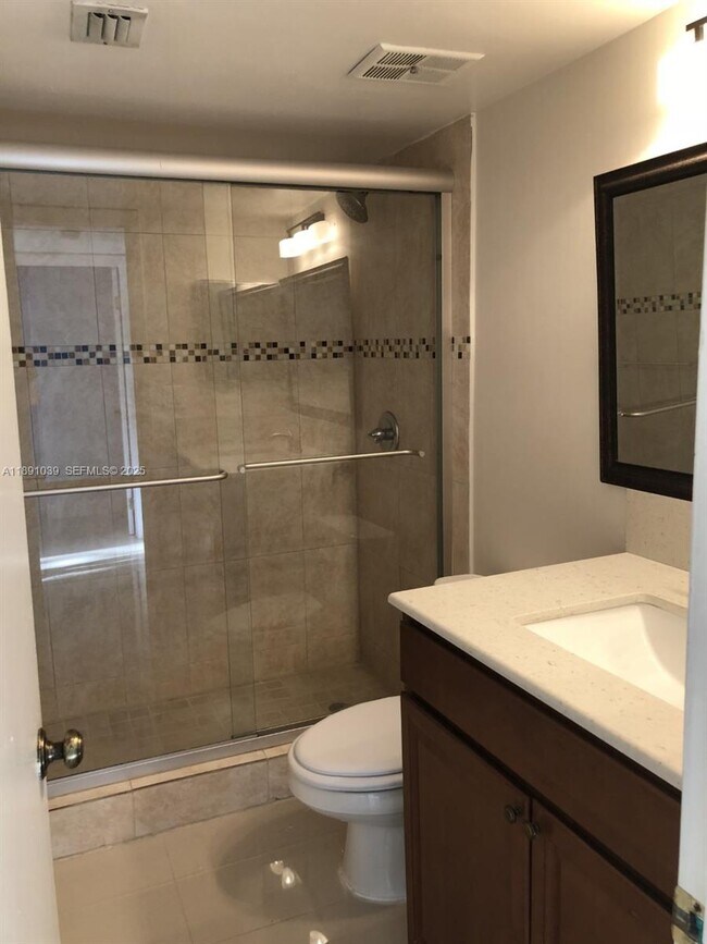 Building Photo - 151 Lakeview Dr