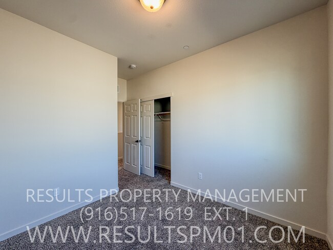 Building Photo - Stunning 4 Bedroom Home in Winding Meadow Village