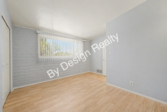 Building Photo - Mid Century Ranch Home on 2+ Acres with Private Pool - Mountain & City Views