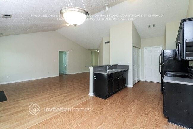 Building Photo - 305 Cole Creek Dr