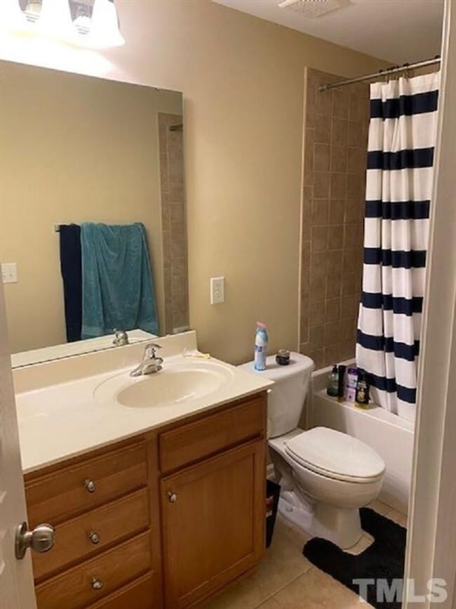 Building Photo - 705 Keystone Park Dr