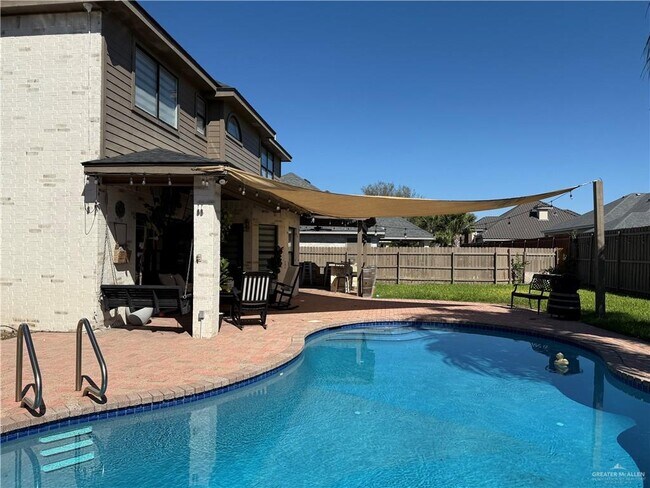 Building Photo - 35 Wisteria Dr