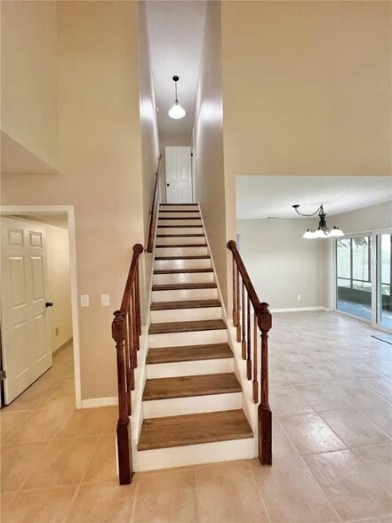 Building Photo - 3145 Chatsworth Ln