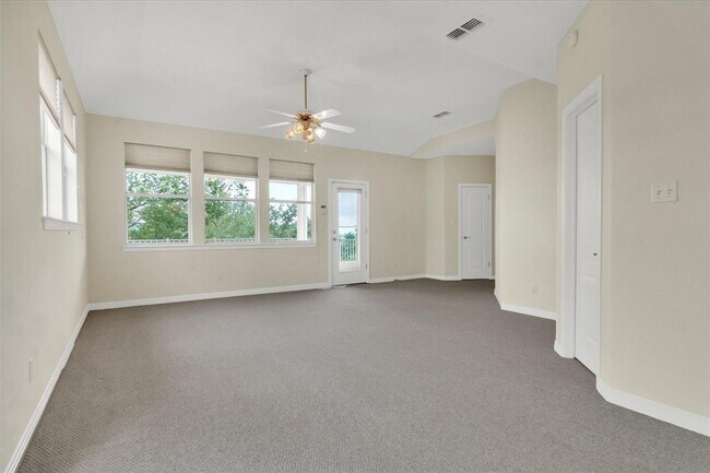 Building Photo - 5913 Mountain Villa Dr