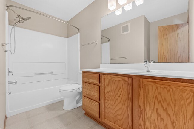 Building Photo - 15612 Float Ct