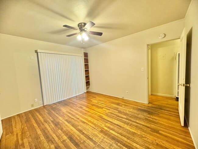 Building Photo - **Reserve for SUMMER 2026** Large house close to CSUC