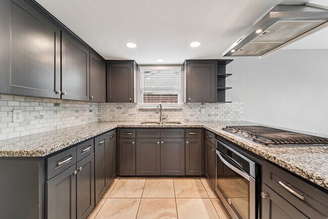 Building Photo - 9721 Debbie Ln