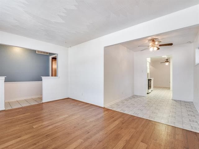 Building Photo - 722 Hawthorne Dr