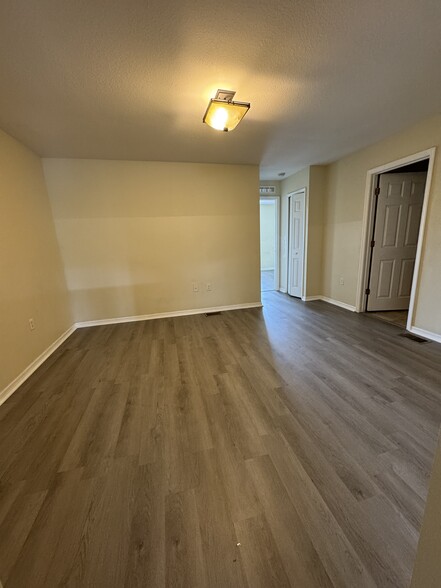 2nd floor loft - 9843 Ashburn Lake Dr