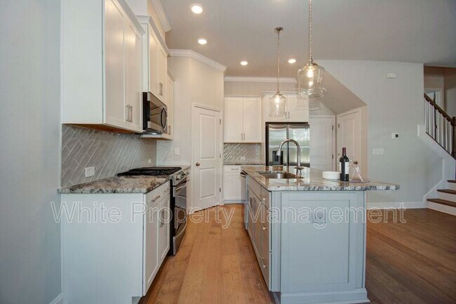 Building Photo - 5914 Ardrey Kell Rd