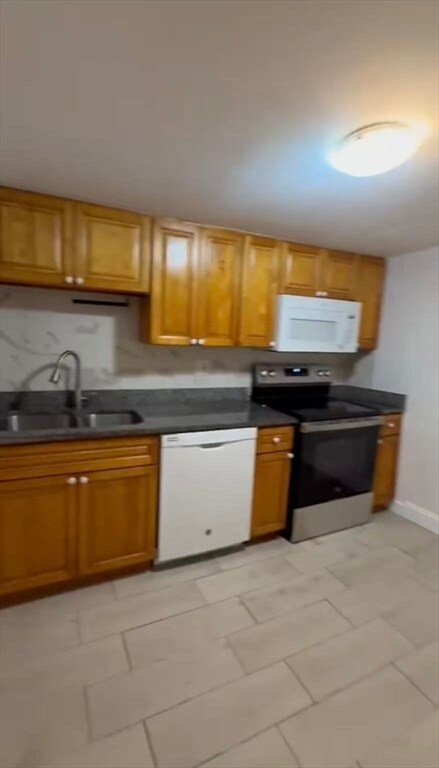 Building Photo - 23 Myrtle St