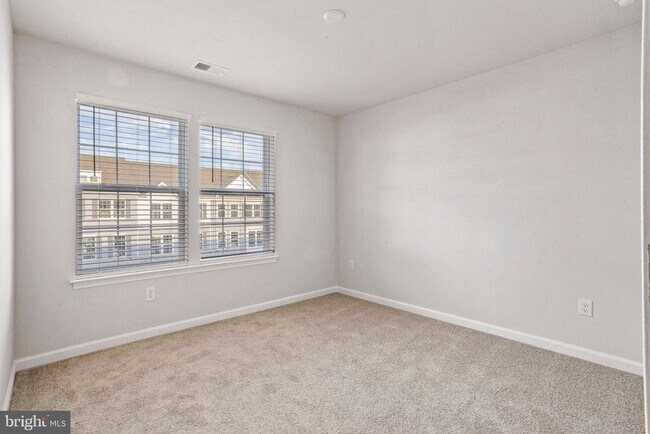 Building Photo - 30 Cardinal Wy