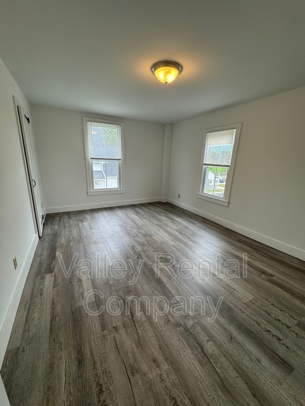 Building Photo - 118 N Main St