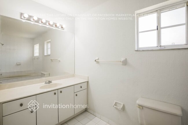 Building Photo - 8301 NW 194th Terrace