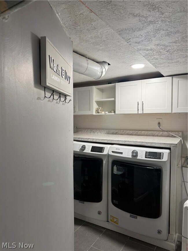 Building Photo - 1460 Elmwood Ave