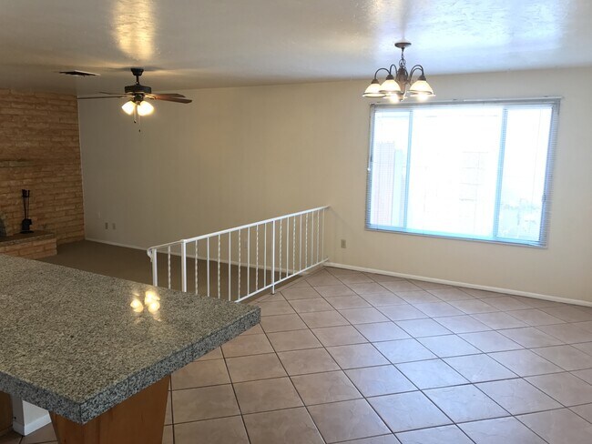 Building Photo - Tempe 3 Bed, 2 Bath - Pool and Single Story