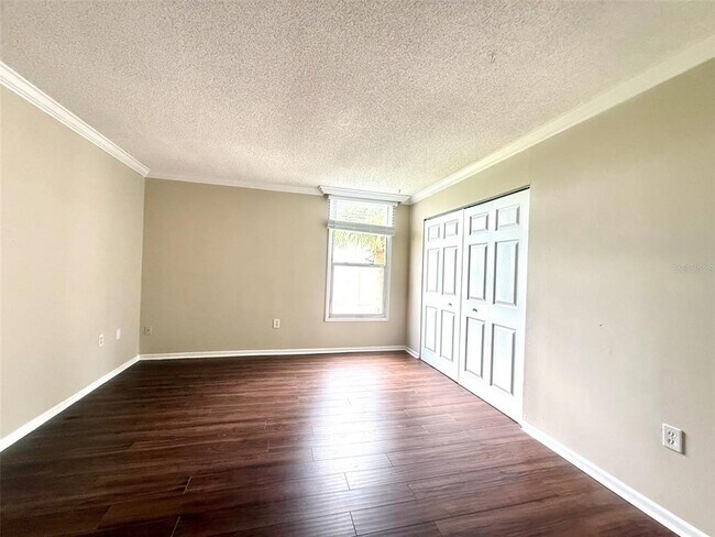 Building Photo - 534 Orange Dr