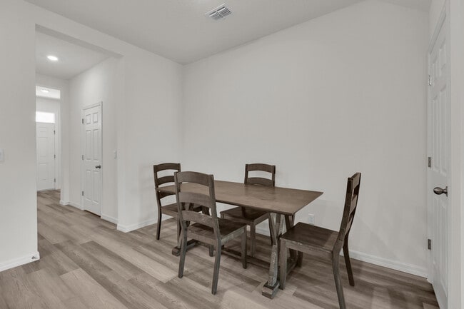 Building Photo - 12834 SW Forli Wy