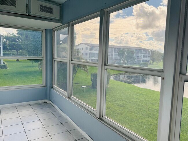 Building Photo - 151 Brighton Dr