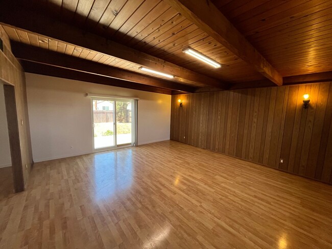 Building Photo - 1642 Alison Ave