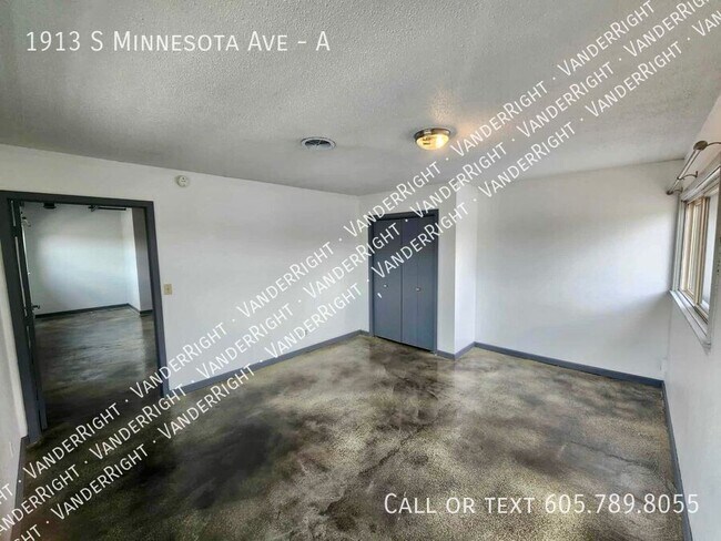 Building Photo - 1913 S Minnesota Ave