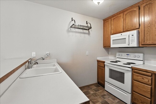 Building Photo - 3bd/2.5ba Everett Duplex
