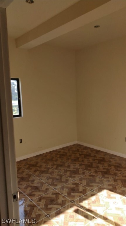 Building Photo - 2015 Carver Ave