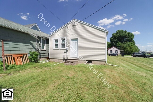 Building Photo - 414 N Cowen St