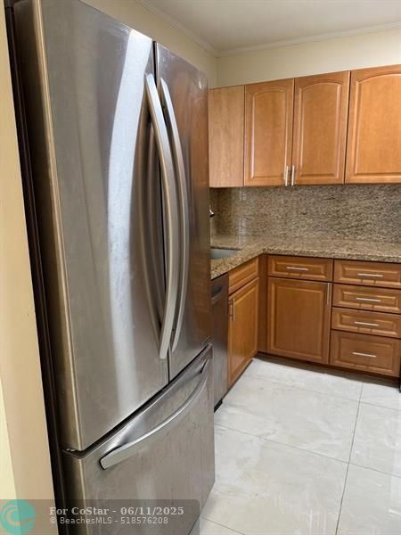Building Photo - 9420 Poinciana Pl