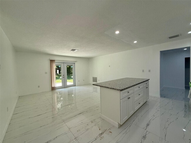 Building Photo - 1617 Birch St