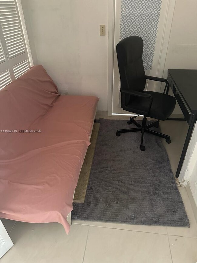 Building Photo - 1985 S Ocean Dr