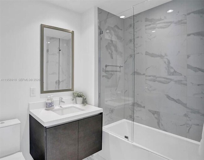 Building Photo - 851 NE 1st Ave