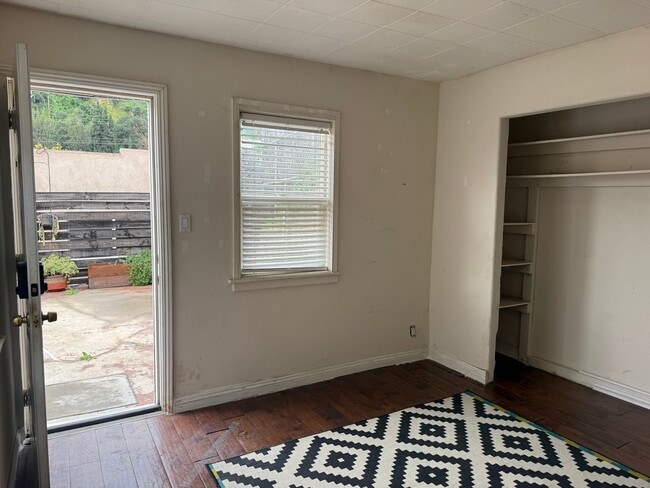 Building Photo - 241 N Ave 49