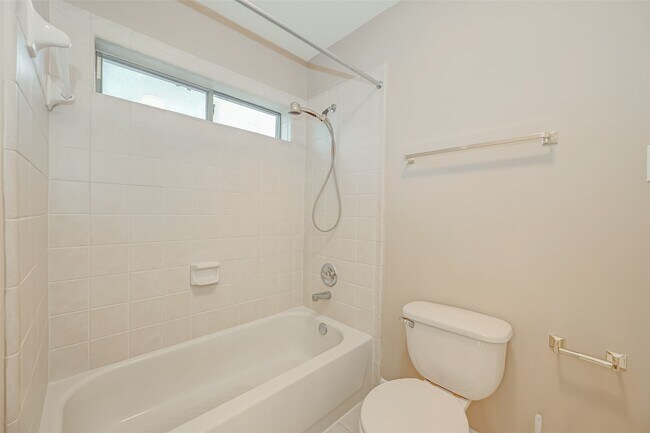 Building Photo - 22518 Silvermist Ln